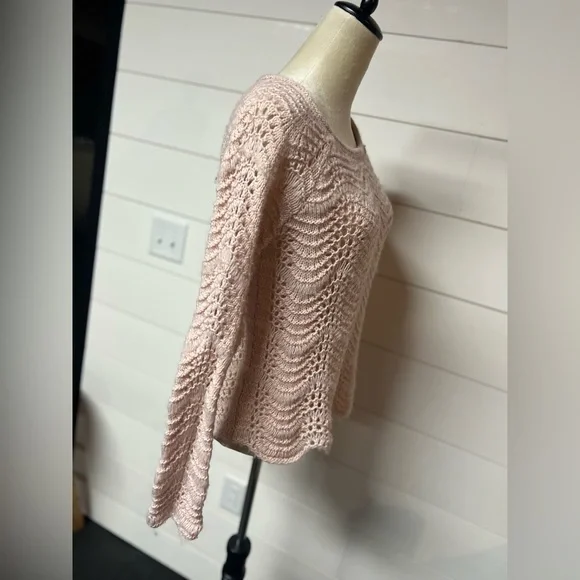 American Eagle sweater, blush pink, Size medium - Picture 4 of 5